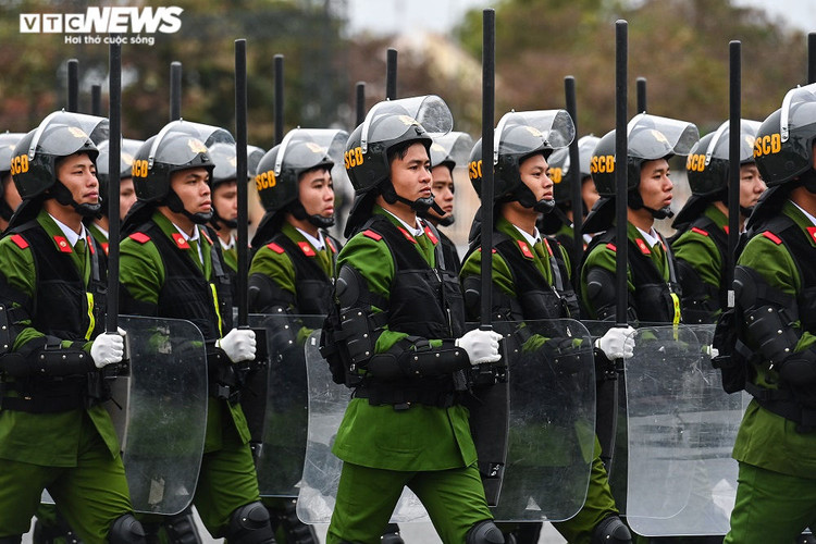 Ảnh: Hơn 6.000 người cùng xe bọc thép xuất quân bảo vệ Đại hội XIII của Đảng - 5