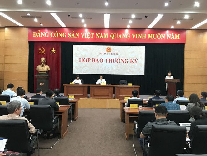 Rối quản lý kinh doanh xăng dầu vì nhiều văn bản điều chỉnh? - ảnh 1