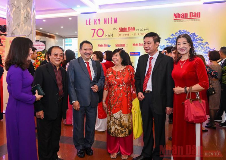 Trọng thể tổ chức lễ kỷ niệm 70 năm Ngày Báo Nhân Dân ra số đầu -0