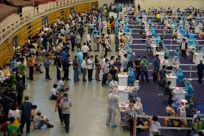 Vì sao TPHCM áp dụng biện pháp mạnh nhưng ca mắc Covid-19 vẫn tăng? - 1