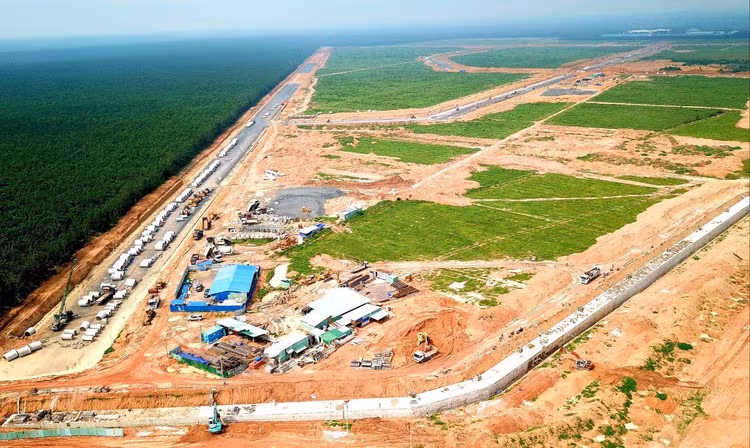 Sân bay Long Thành gặp khó vì Covid-19 - 1