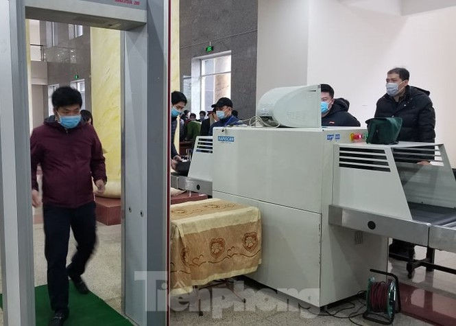 Hoãn phiên xử ông Vũ Huy Hoàng vì vắng mặt 3 bị cáo - ảnh 3