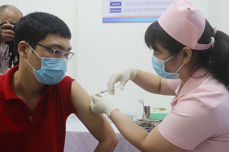 Hình ảnh 6 tình nguyện viên tiêm thử nghiệm vaccine Covivac phòng Covid-19 của Việt Nam ảnh 8