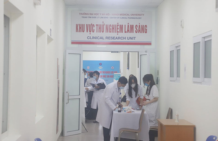 Hình ảnh 6 tình nguyện viên tiêm thử nghiệm vaccine Covivac phòng Covid-19 của Việt Nam ảnh 3