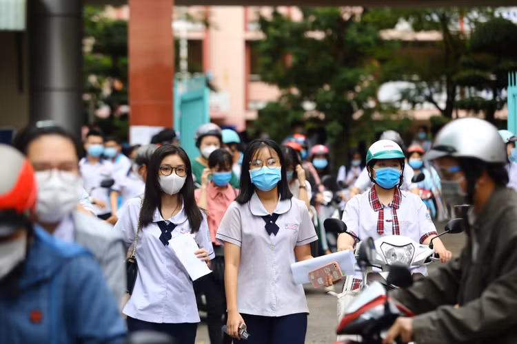 Ky thi THPT dot 1 anh 10