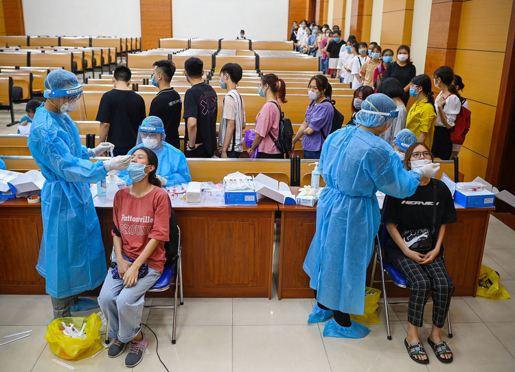 Sinh vien Dai hoc Y Ha Noi chi vien Binh Duong anh 3