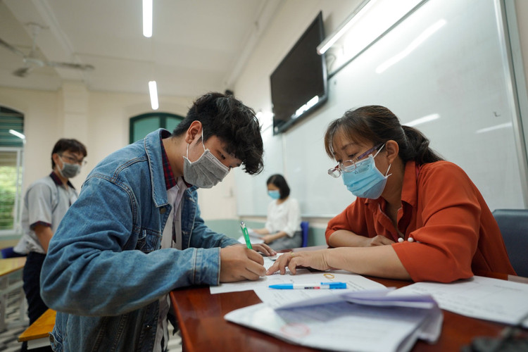 Ky thi THPT dot 1 anh 5