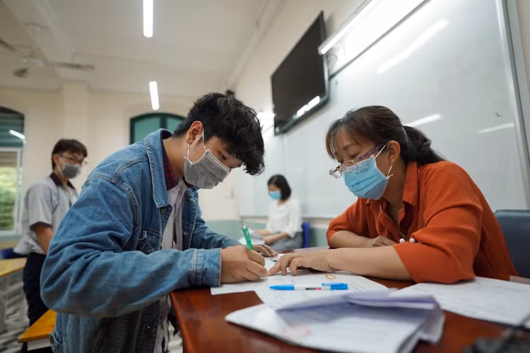 Ky thi THPT dot 1 anh 5