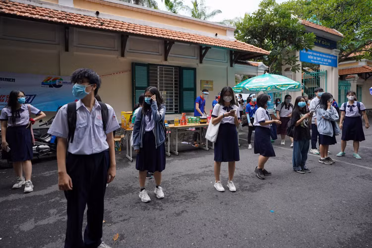 Ky thi THPT dot 1 anh 9