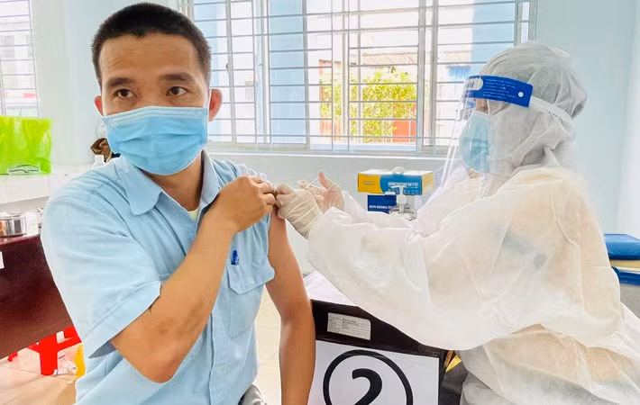 Chuyên gia nói gì về đề xuất người tiêm đủ 2 mũi vắc xin được phép đi lại - 3