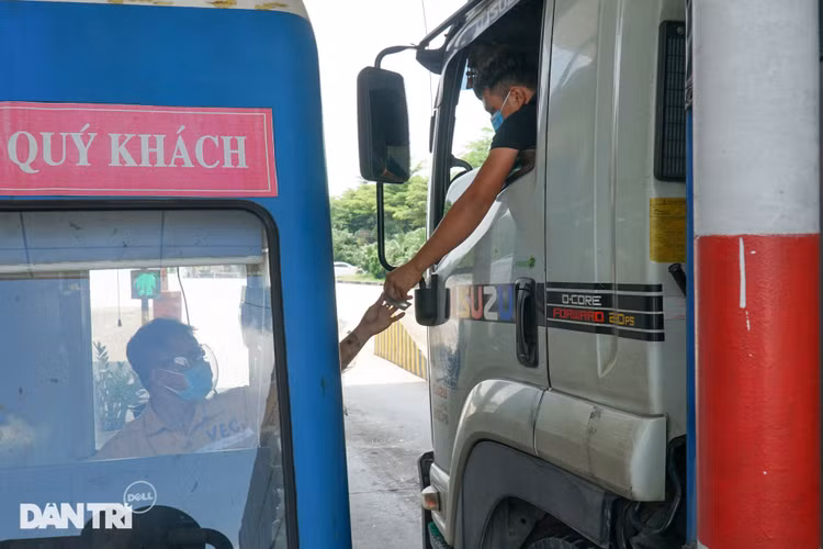 Hà Nội: Trạm thu phí tại vùng 2 hoạt động trở lại sau 45 ngày tạm dừng - 3
