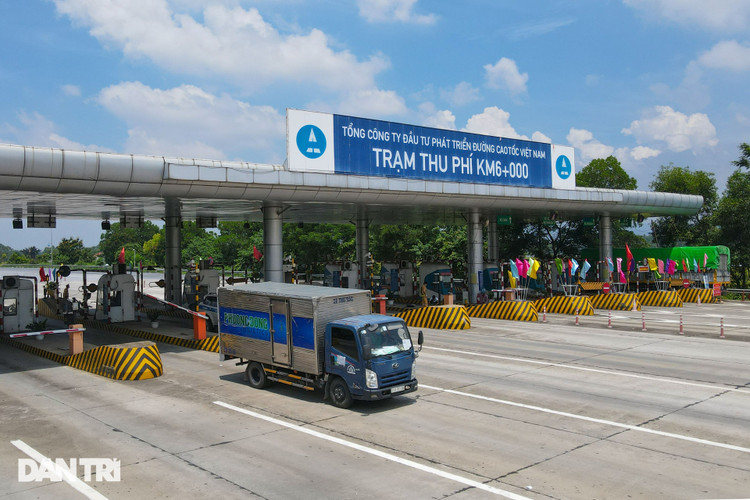 Hà Nội: Trạm thu phí tại vùng 2 hoạt động trở lại sau 45 ngày tạm dừng - 1