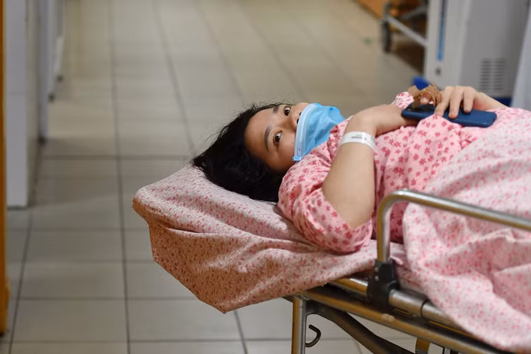 em be dau tien chao doi luc 0h nam Tan Suu anh 13