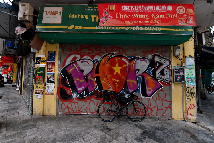 gioi tre dao choi mung 1 Tet anh 8