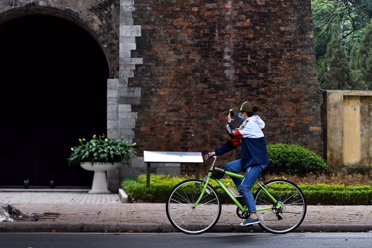 gioi tre dao choi mung 1 Tet anh 5