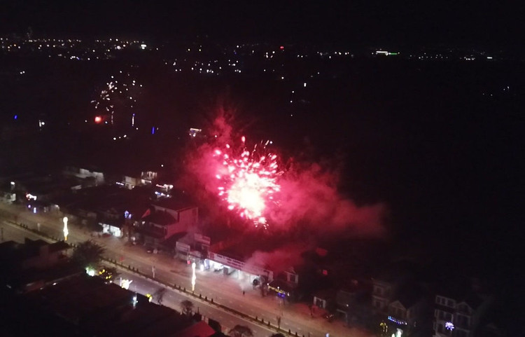 phao no dem giao thua anh 1