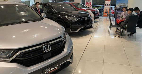 Chuyện lạ trên thị trường ôtô cuối năm - Ảnh 1.