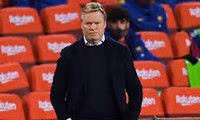 HLV Koeman có 3 trận để giữ ghế tại Nou Camp