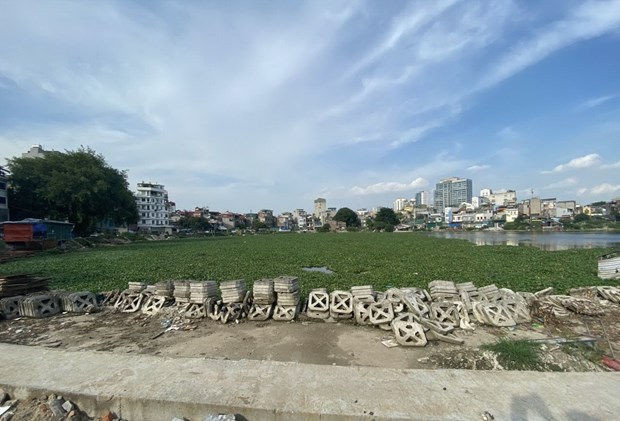 "Mặc áo" mới cho ao hồ Thủ đô: Gian nan 'cuộc chiến' giành không gian ảnh 1