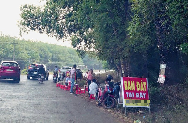 Chứng khoán lên đỉnh, tấc đất hóa tấc vàng: Nhạc dừng, bữa tiệc kết thúc? - Ảnh 2.