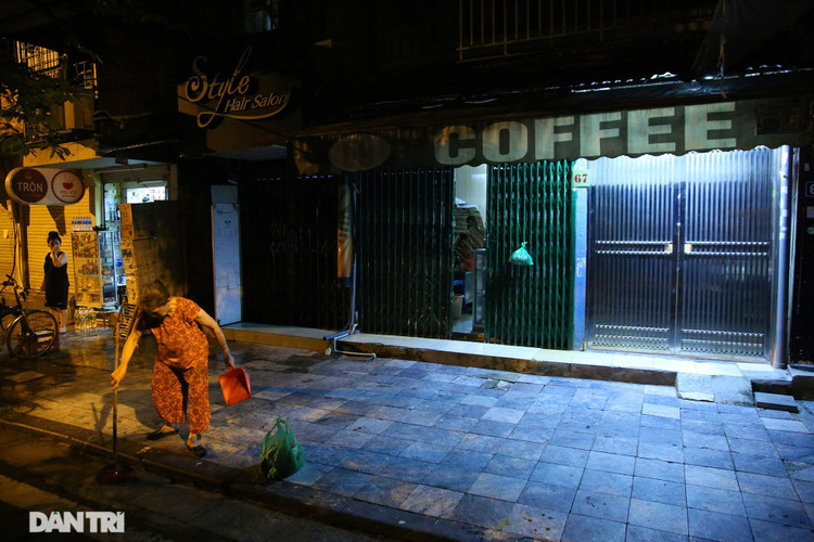 Khoảnh khắc chợ trung thu vắng lặng chưa từng có - 14