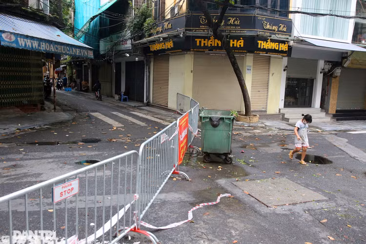 Khoảnh khắc chợ trung thu vắng lặng chưa từng có - 4