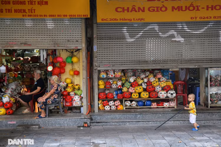 Khoảnh khắc chợ trung thu vắng lặng chưa từng có - 6