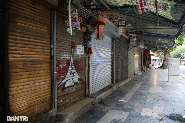 Khoảnh khắc chợ trung thu vắng lặng chưa từng có - 3