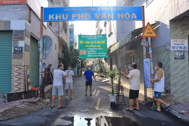 TP.HCM tăng cường phòng chống dịch Covid-19: Siêu thị đóng cửa, nhà thuốc vẫn hoạt động - ảnh 5