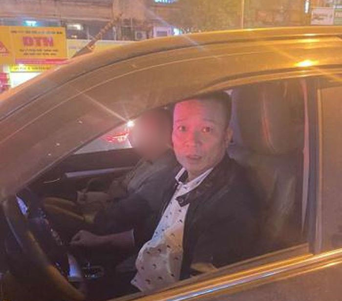 Hà Nội: Khởi tố tài xế đánh người vì bị nhắc dừng xe lâu - 1