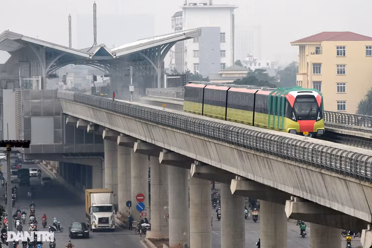 Ngỡ ngàng hình ảnh tàu đường sắt Nhổn - ga Hà Nội lăn bánh - 17