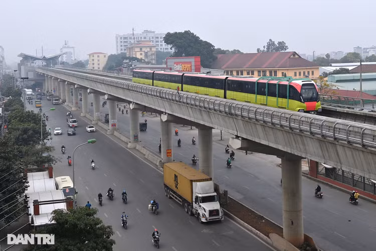 Ngỡ ngàng hình ảnh tàu đường sắt Nhổn - ga Hà Nội lăn bánh - 15