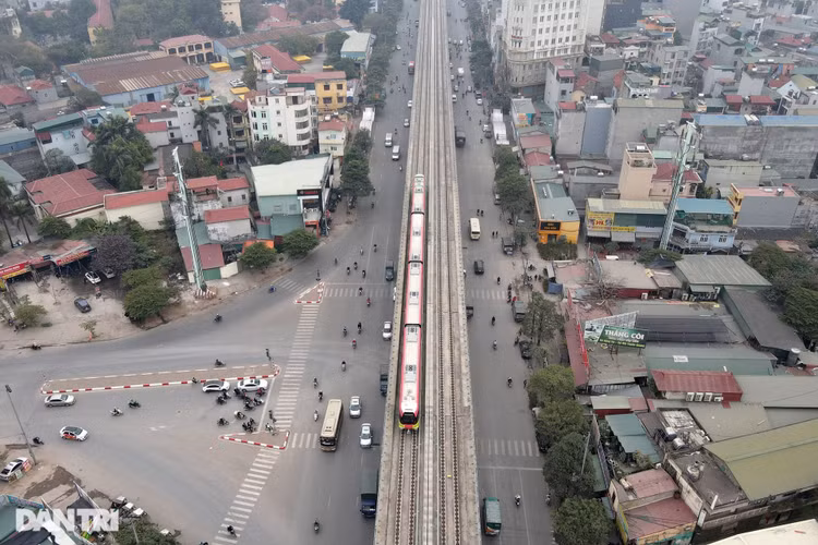 Ngỡ ngàng hình ảnh tàu đường sắt Nhổn - ga Hà Nội lăn bánh - 11