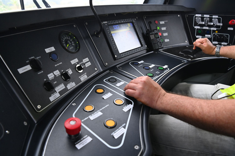 Ngỡ ngàng hình ảnh tàu đường sắt Nhổn - ga Hà Nội lăn bánh - 10