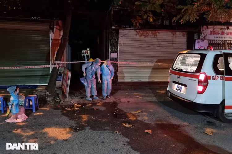 Bé gái 3 tuổi là F0 được đưa đi cách ly trong đêm ở Hà Nội - 6