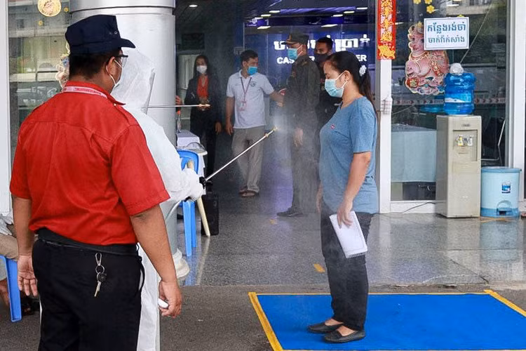 Benh vien Cho Ray Phnom Penh tai Campuchia anh 3