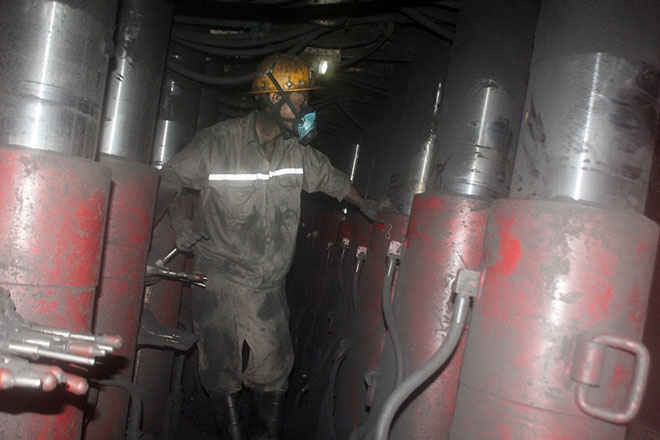 Xuống lòng đất cùng thợ mỏ ảnh 2 Xuống lòng đất cùng thợ mỏ ảnh 2