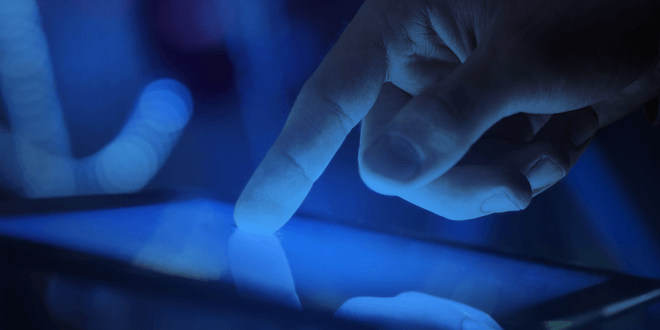 Sự thật đằng sau những bài viết khẳng định “ánh sáng xanh gây mù lòa” ảnh 1