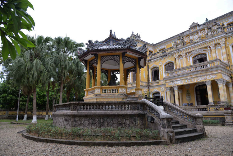 Tổ chức phi lợi nhuận quốc tế CyArk để bảo tồn kỹ thuật số Lăng Tự Đức và Cung An Định trong Tổ hợp di tích Huế ở Việt Nam – Di sản Thế giới được UNESCO công nhận.