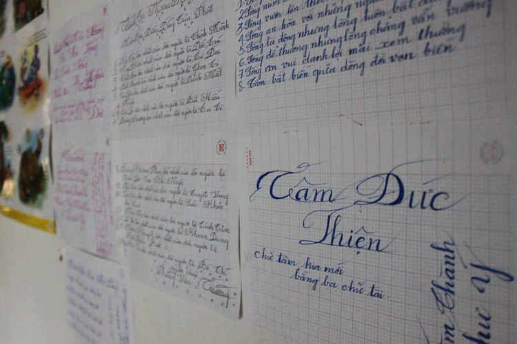 thầy giáo viết bằng miệng