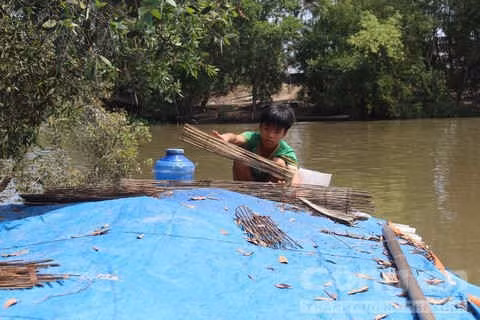 Những xóm du cư mùa nước nổi - Ảnh 7.