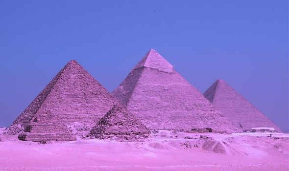 Tuyen bo cuc soc ve cach xay kim tu thap Ai Cap