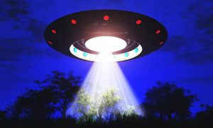 Ông trùm phim kinh dị thừa nhận đã từng tiếp xúc với UFO ảnh 1