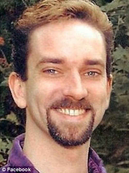 Cứu một khách hàng thân thiết ảnh 1