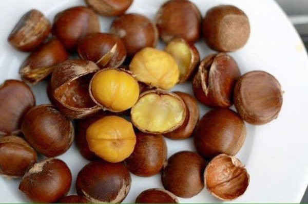 Hạt dẻ sẽ phản tác dụng khi ăn quá nhiều vào buổi tối