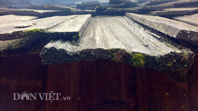 Làng 100% hộ nghèo nhưng nhà toàn bằng gỗ quý ảnh 3