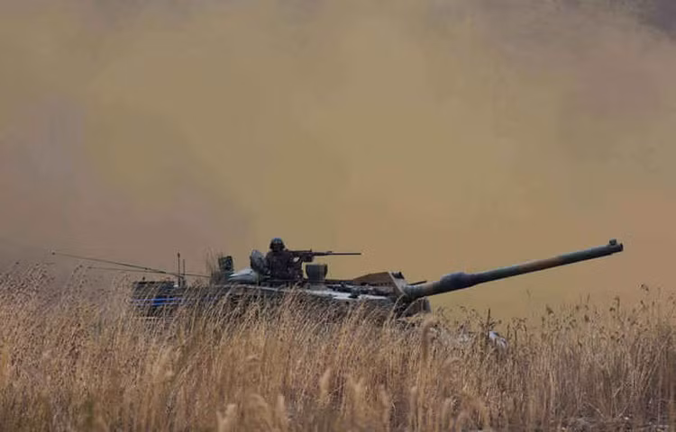 Ai bao tay chi gan 1 ty USD mua xe tang dat nhat chau A?-Hinh-11