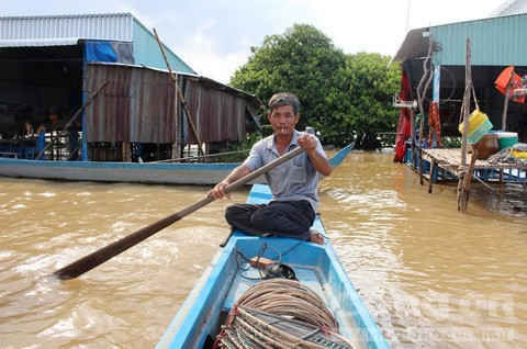 Những xóm du cư mùa nước nổi - Ảnh 3.