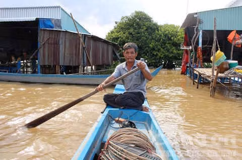 Những xóm du cư mùa nước nổi - Ảnh 3.