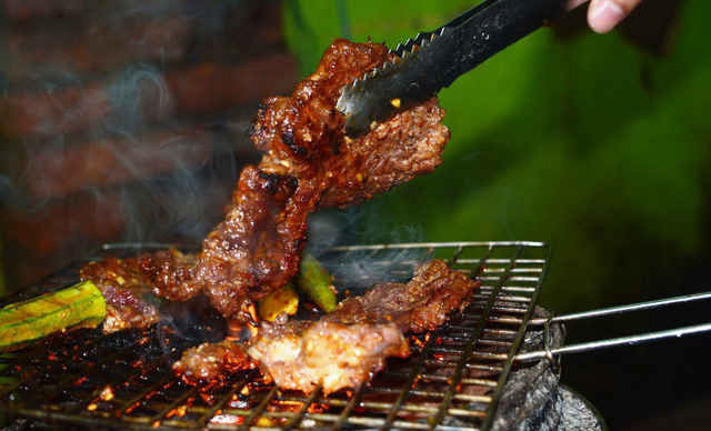 Người Sài Gòn rủ nhau thưởng thức… thịt trâu ảnh 2